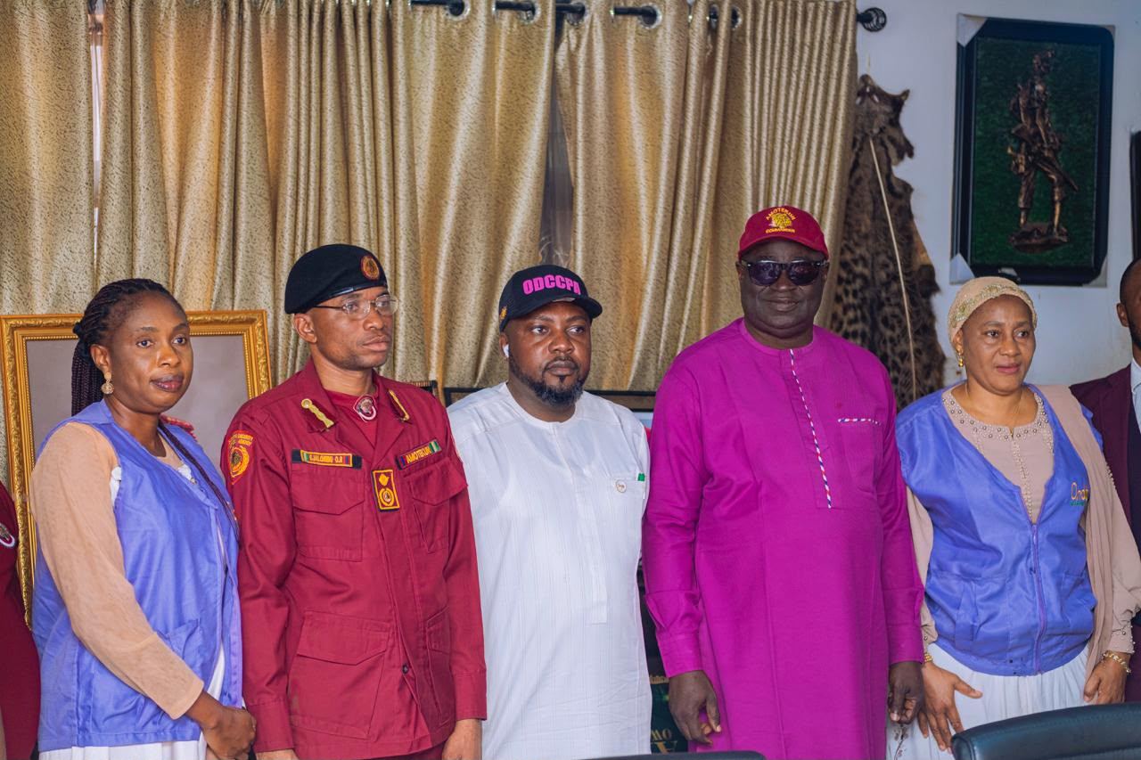The Chairman of the Ondo State Competition and Consumer Protection Agency (ODCCPA) paid a  courtesy and familiarisation visit to the headquarters of the Ondo State Security Network Agency (AMOTEKUN). photo 2